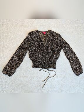 GUESS Women's Black & Tan Leopard Print Cropped Blouse